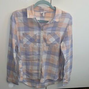 BUNDLE OF 4 MEDIUM BUTTON DOWN WOMEN TOPS